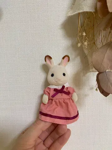 실바니안 패밀리 토끼 인형 핑크 드레스