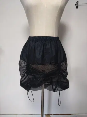 핸드메이드 블랙 메쉬 프릴 스커트 앨리스 아우아 리미푸