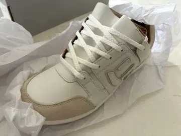 미사용 새상품 SANGACIO 한정판 뱅크시 스니커즈 26.5cm