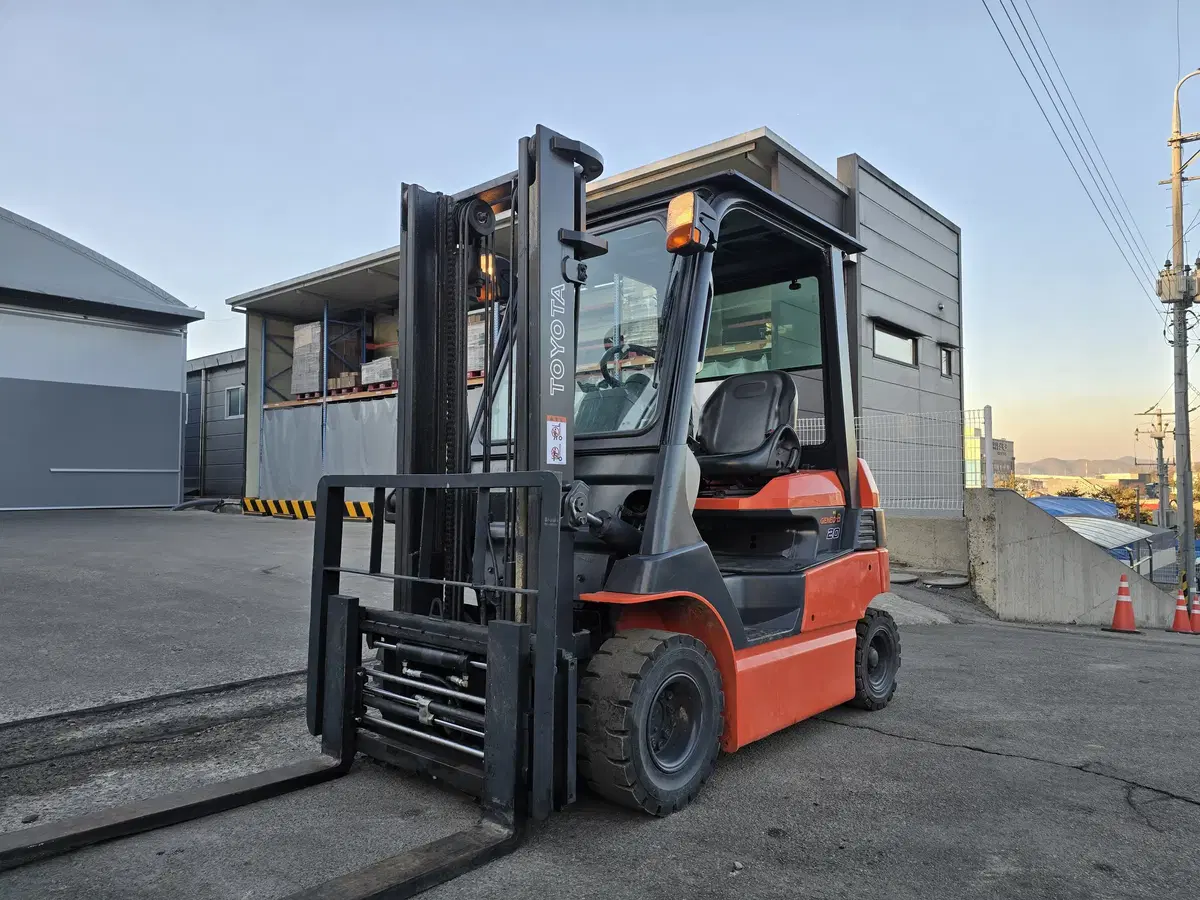 Used forklift, Doyo, 2-ton, 2015 model, automatic, multi-type electric forklift