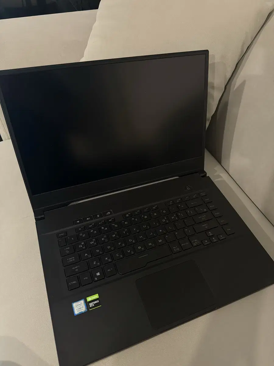 아수스 제피러스M 게이밍 노트북 240hz