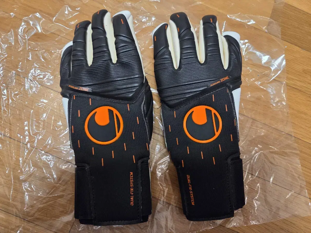 Uhlsport Absolutgrip Finger Surround Cut Goalkeeper Gloves No. 8.5