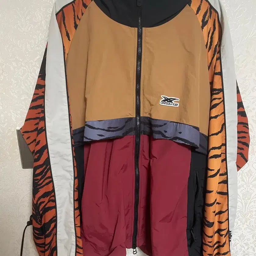 ▪️ほぼ新品タグ付▪️Onitsuka Tiger ナイロンジャケットX L ONITSUKA TIGER | 오니츠카타이거 Onitsuka Tiger Nylon Blouson