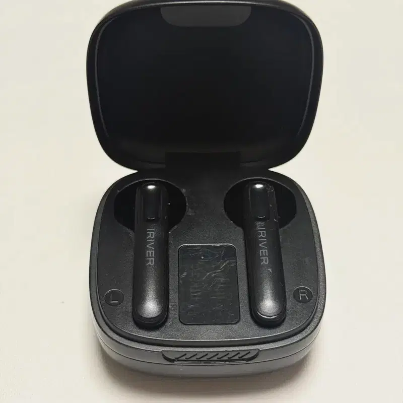아이리버 IB-D1010BT 이어폰