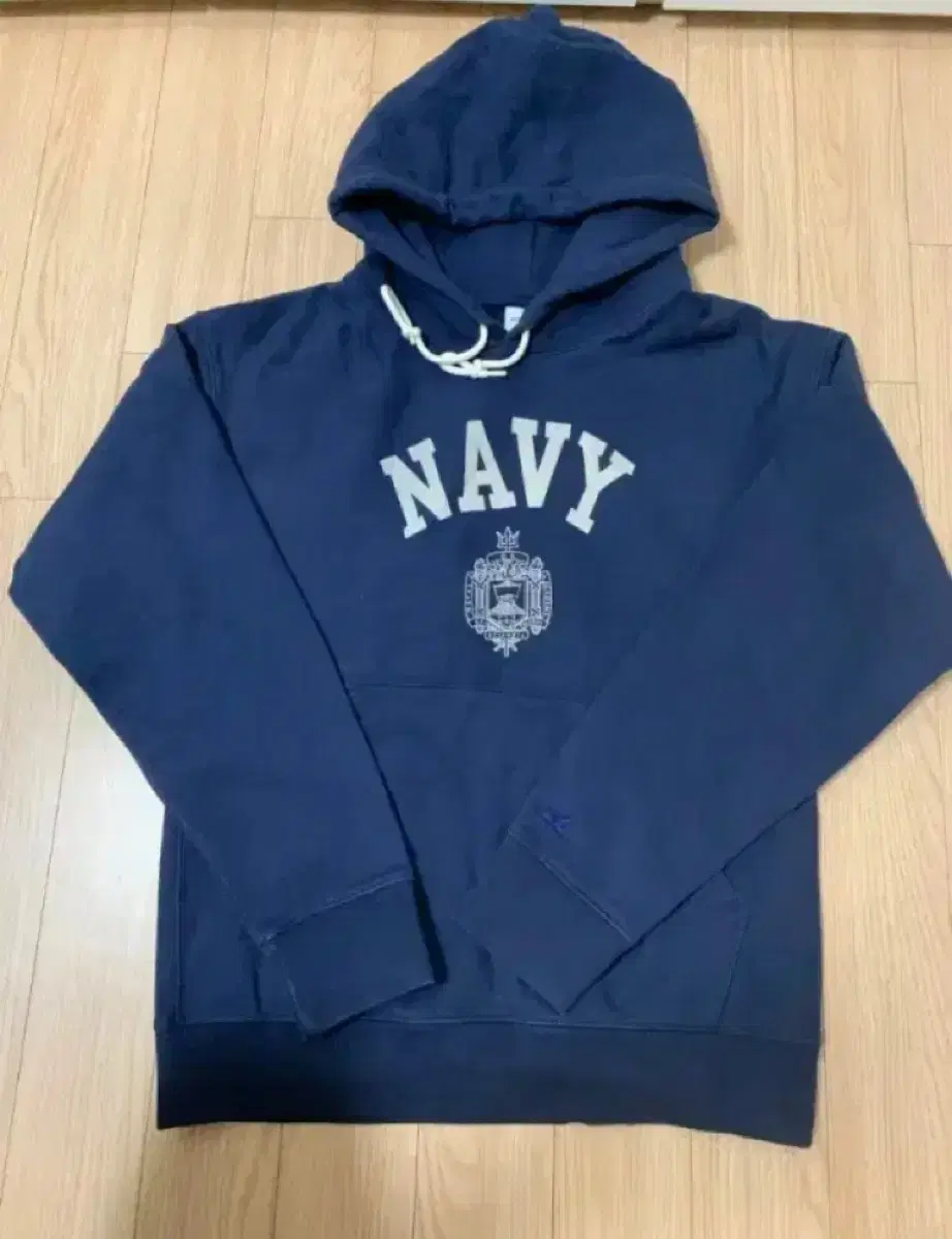 [s] Outstanding Hoodie Navy