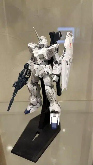 HGUC 1/144 유니콘 건담 [유니콘 모드] 전체 페인팅 개조 완성품