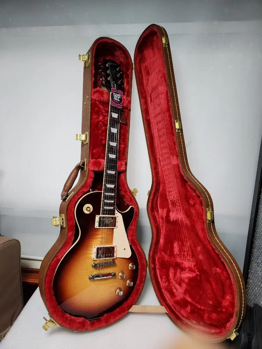Gibson Les Paul Electric Guitar
