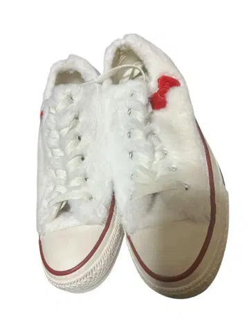 CONVERSE HELLO KITTY 퍼 소재 화이트 스니커즈 24.5