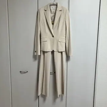 베이지 팬츠 셋업