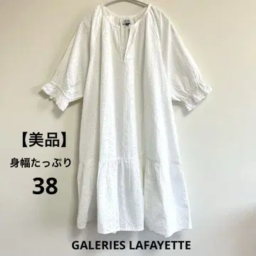 갤러리 라파예트 전체 레이스 원피스 가슴 너비 넉넉한 38 화이트 플레어