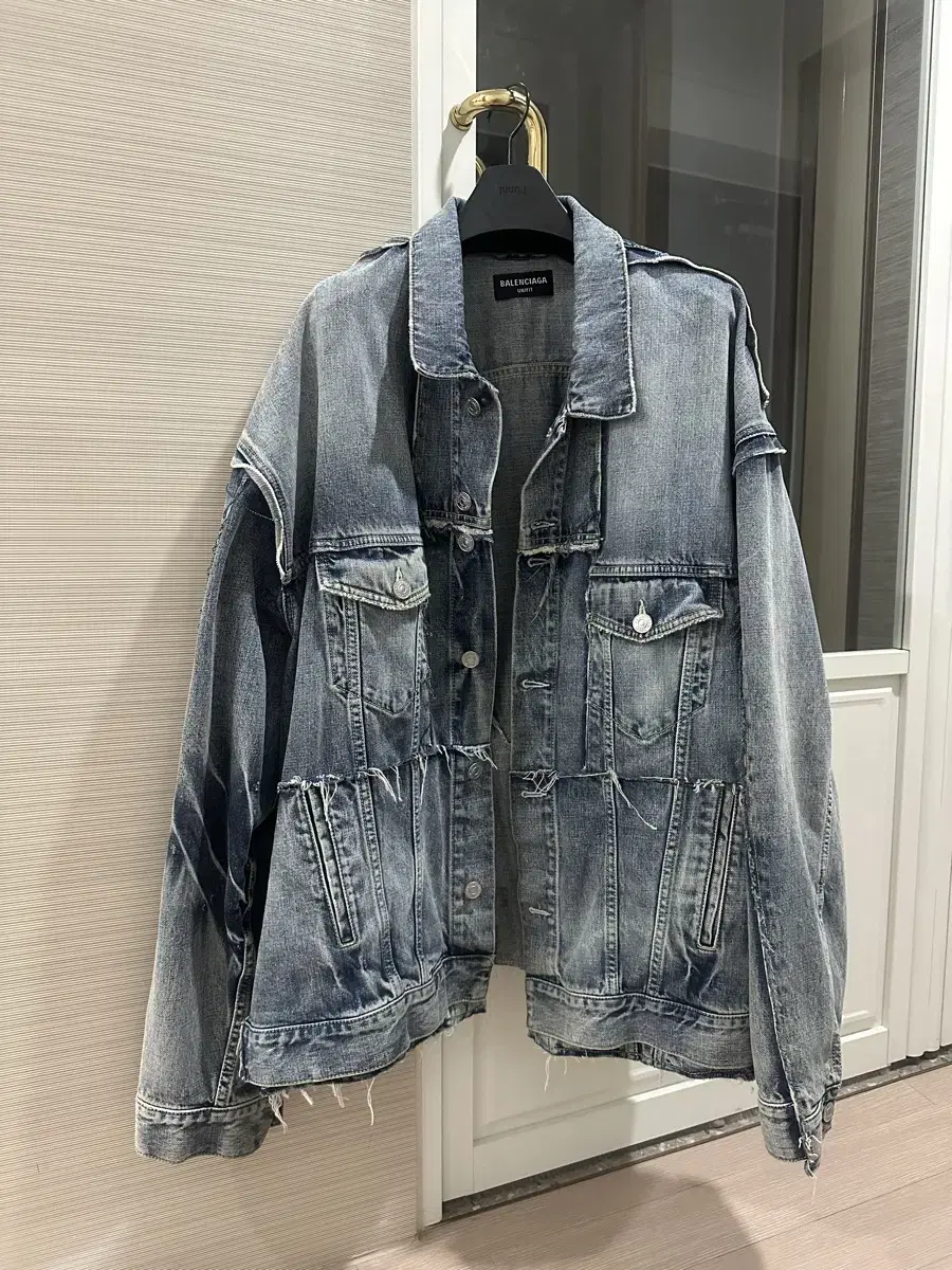 발렌시아가 청자켓