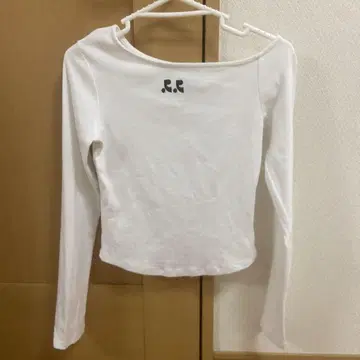 rest&recreation 원숄더 롱 T 셔츠 나카마치 아야 착용