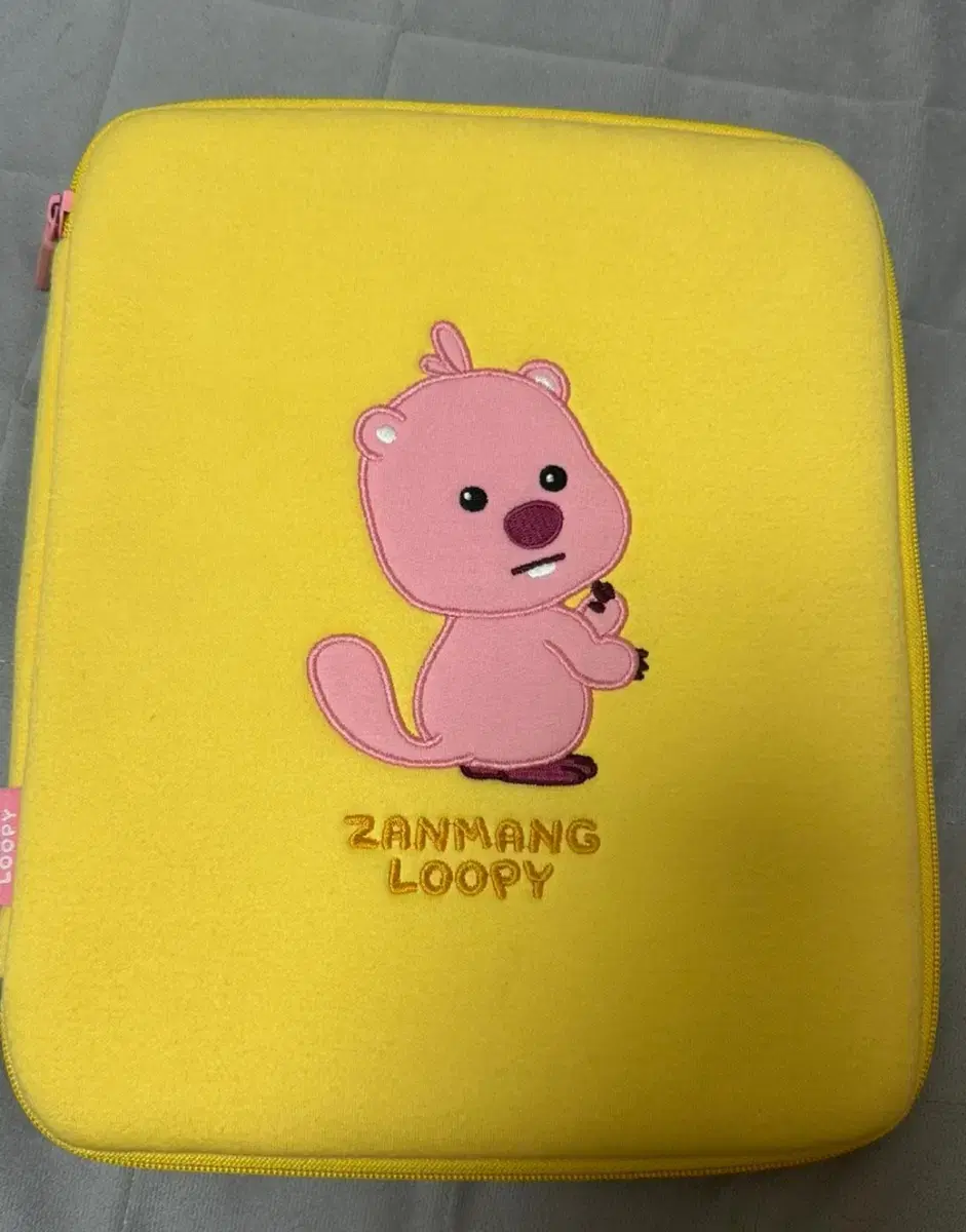 Jangmang Loopy iPad Pouch