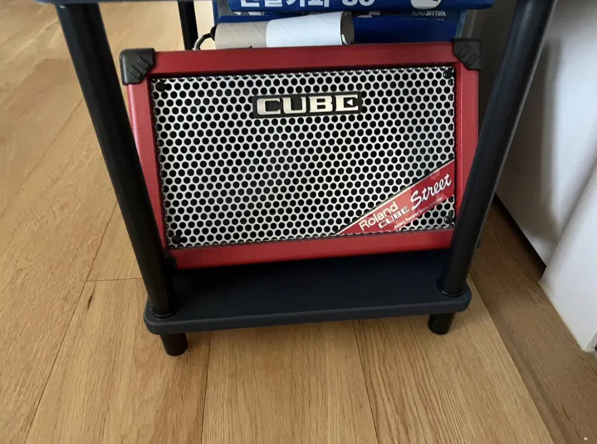 Qube Roland Street Amplifier