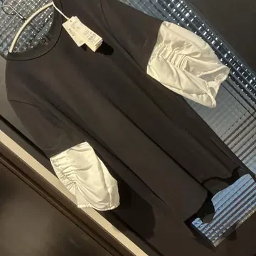 un3d. 새상품 COCOON GATHER SLEEVE TOP