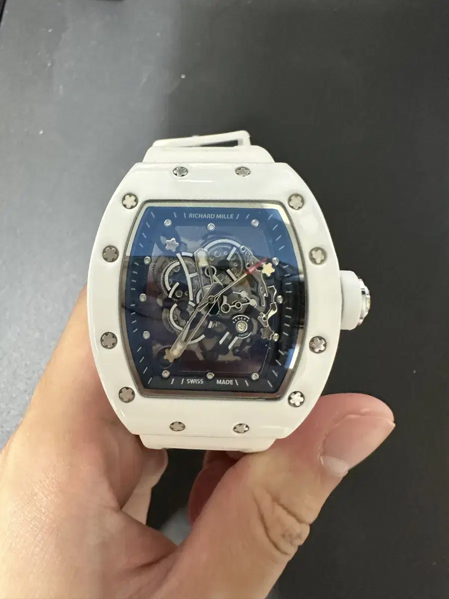 White wristwatch for sell