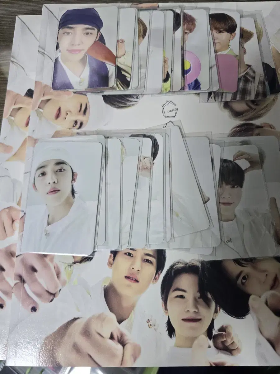 세븐틴 고잉 잡지 1,2포카 포함 블랙 화이트 일괄 양도
