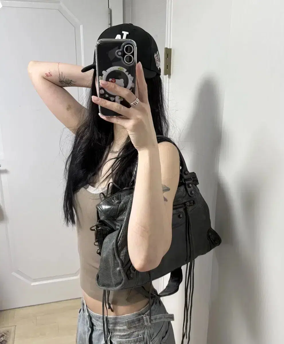 발렌시아가 모터백 차콜블랙