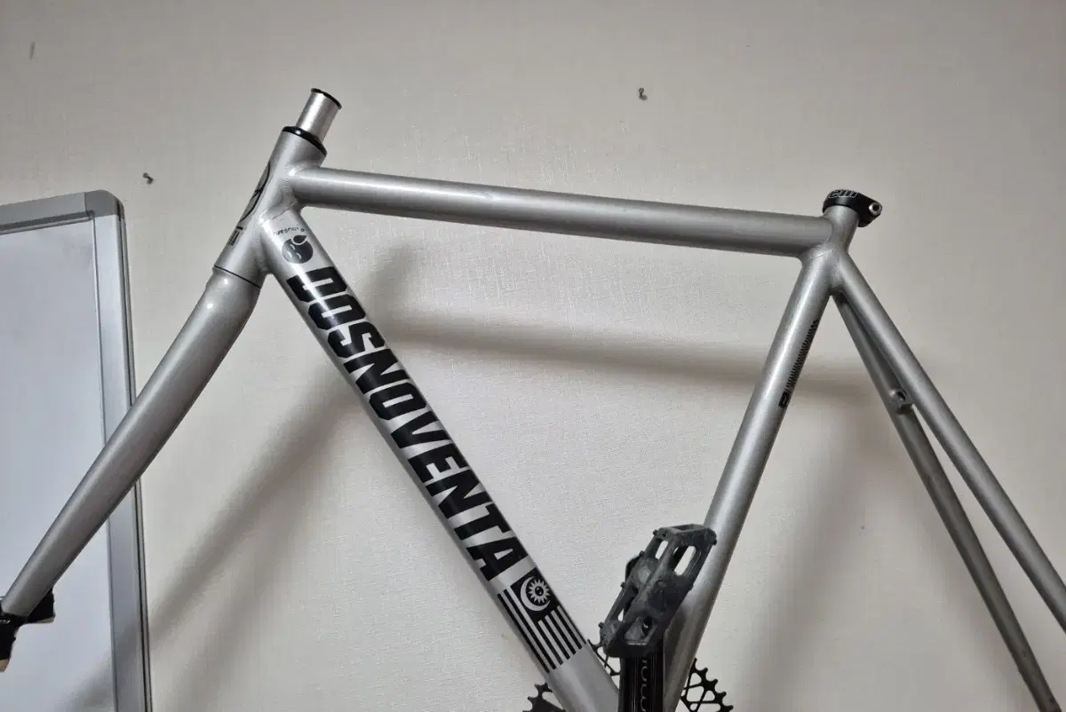 Dosnoventa Kuala Lumpur Frame