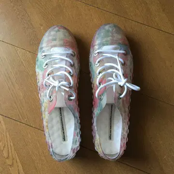 멜리사 스니커즈