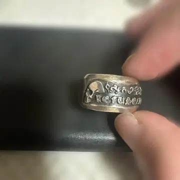 REFUSE/RESIST Loud Style Design LSD 고 나비