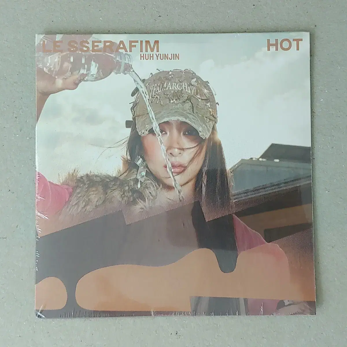 Le Sserafim HOT Single CD Heo Yunjin Version