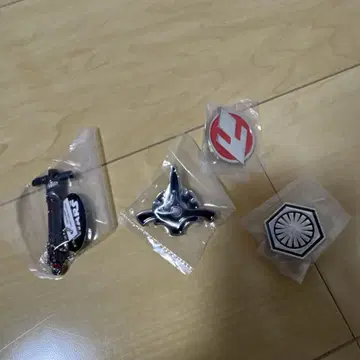 스타 워즈 라이트 세이버 핀 배지 가챠가챠