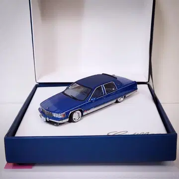 Stance 1/64 캐딜락 플릿우드 스티어링 가동