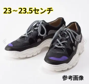AN HOUR AND A SHOWER 크리미 스니커즈 23~23.5 정도