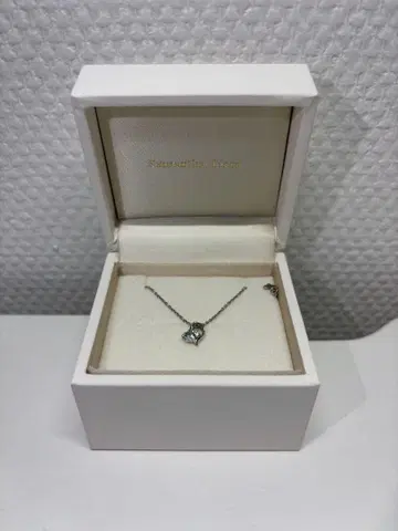Samantha Tiara 목걸이