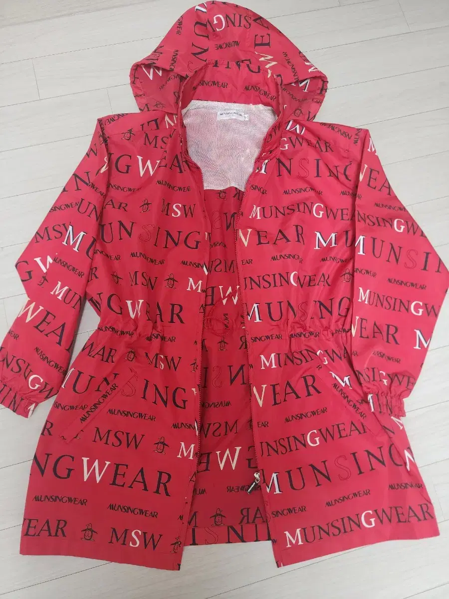 Munsingwear Windbreaker