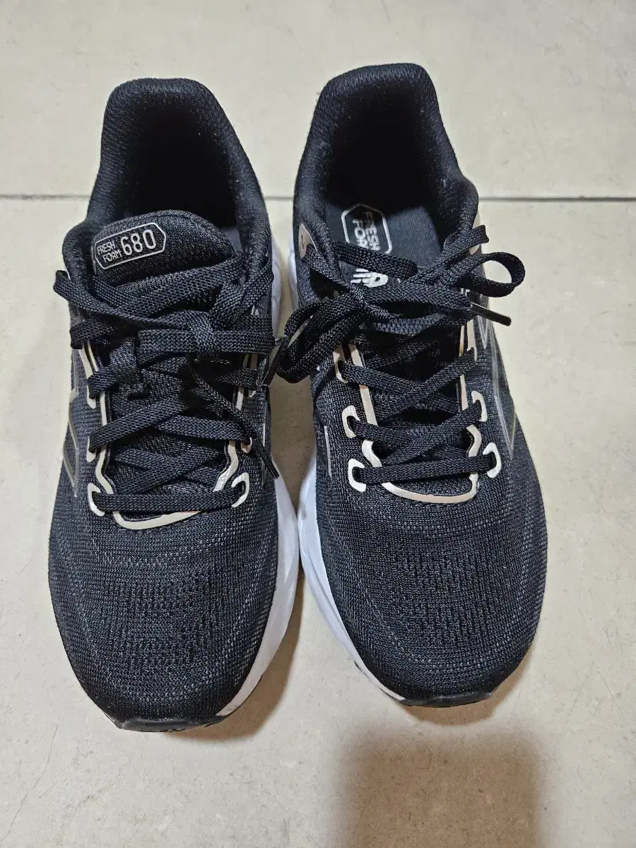 New Balance Running Shoes 230mm