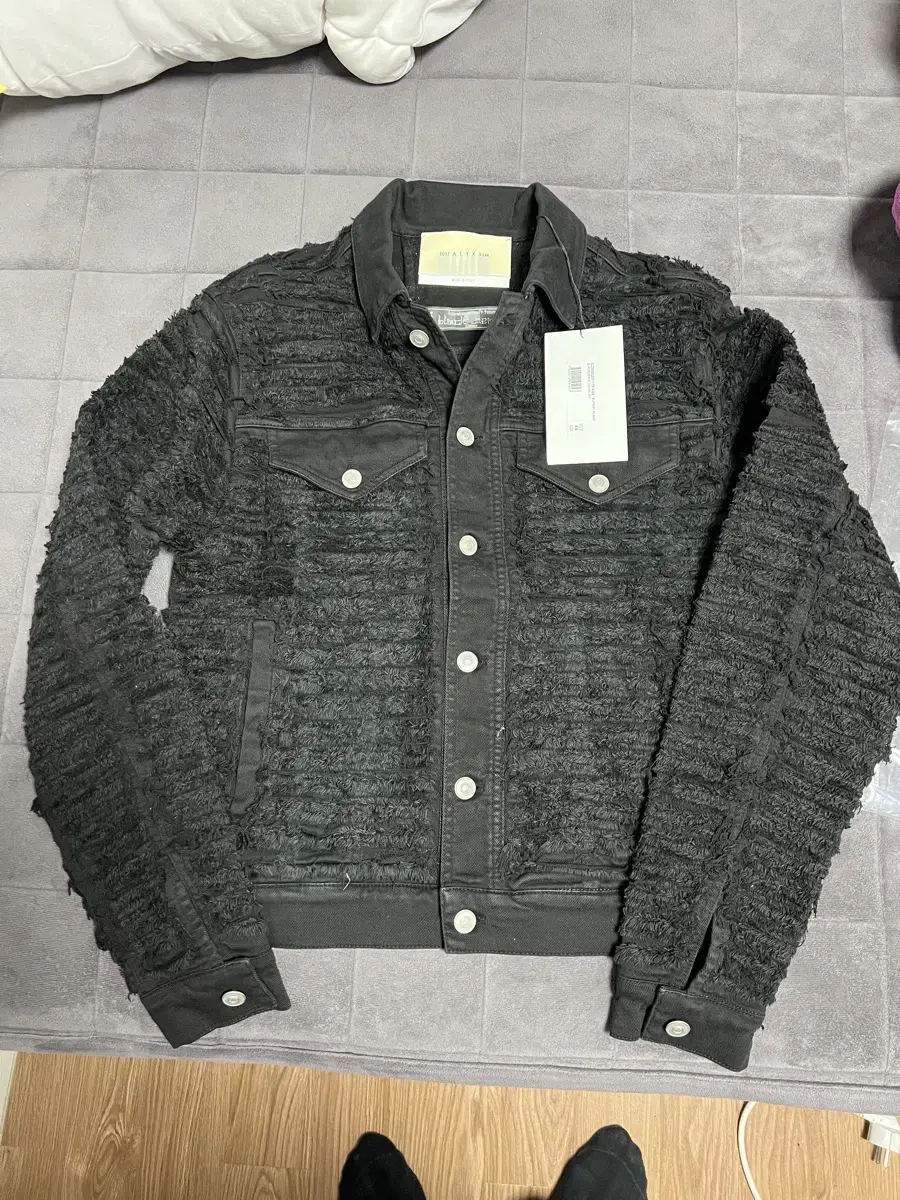 [46] 1017 Alyx 9sm Black min Destroyed Denim Jacket