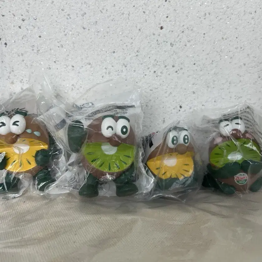 韓国] Zespri ゼスプリ ルビレッド キーリング 2点セット - メルカリ