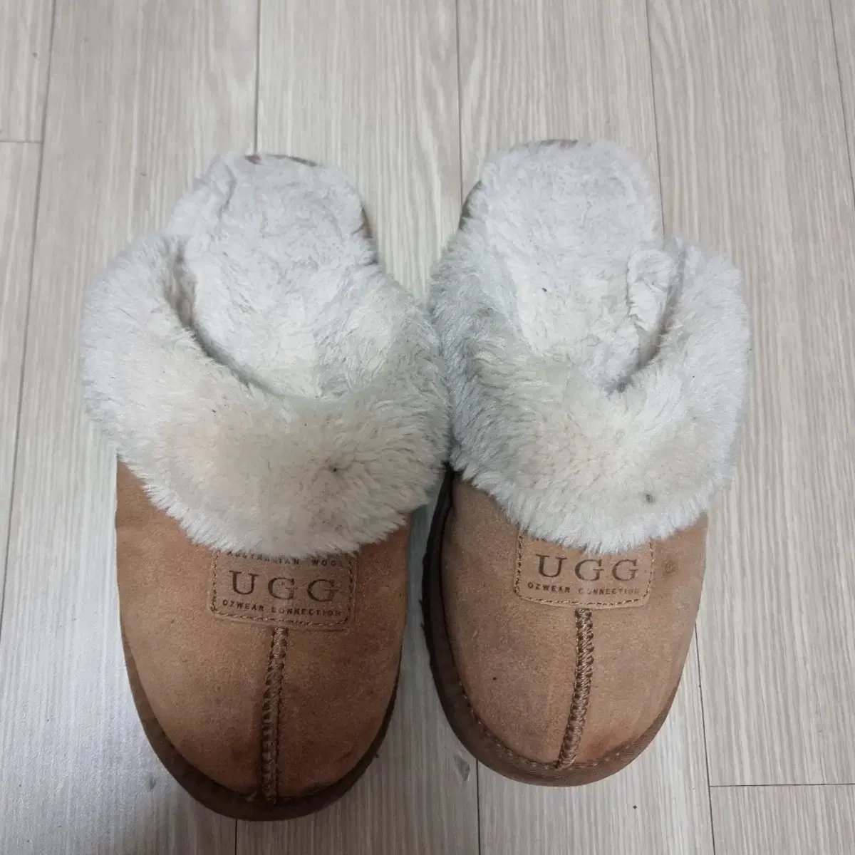 Ugg Ugg Sandals (240)