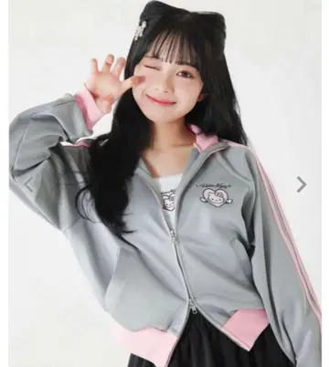 SPINNS 키티 콜라보 저리 미사용 새상품 택 포함