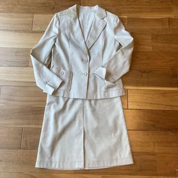 타에아시다 베이지 자켓 스커트 세트