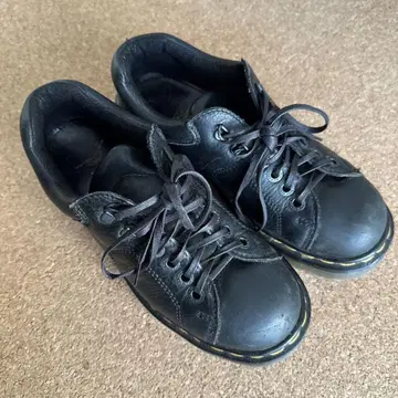Dr.Martens 8312 UK6 부츠