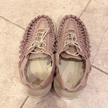 KEEN 24.5 여성용 샌들