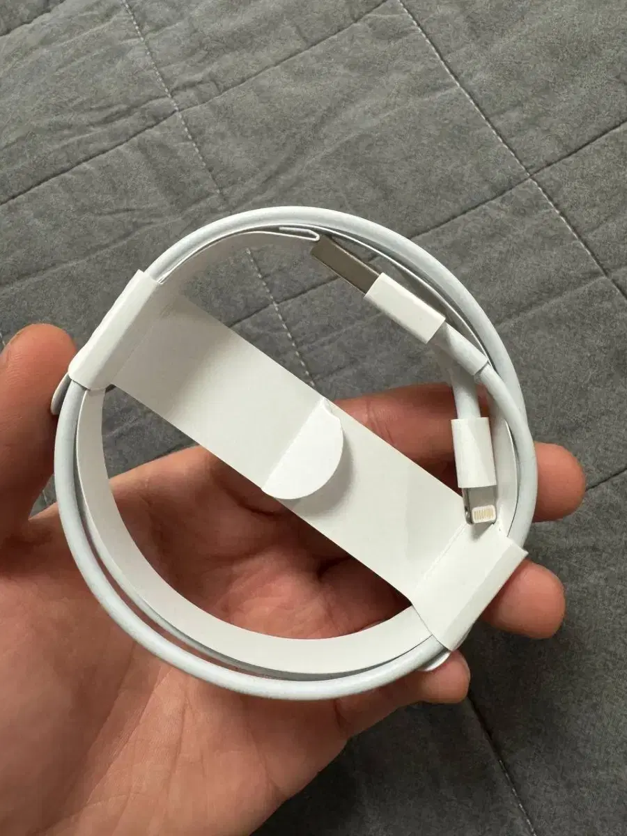 (New product) Apple genuine USB to 8 charging cable
