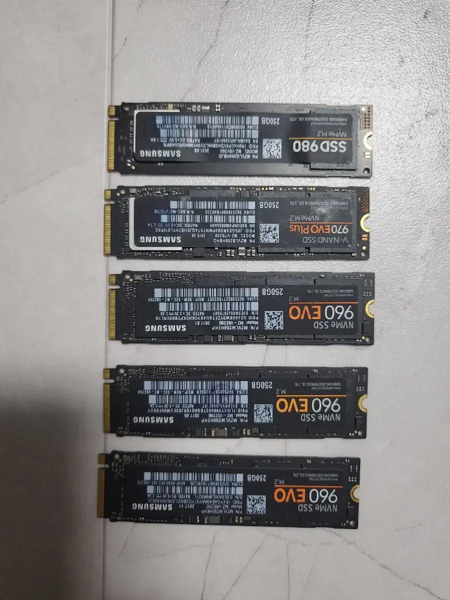 Samsung NVME960.970.980/250G/5 unit bulk