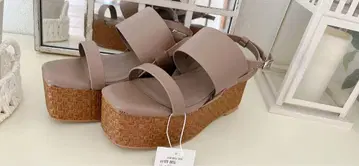 AZUL 새상품 베이지 웨지솔 샌들 8cm 힐