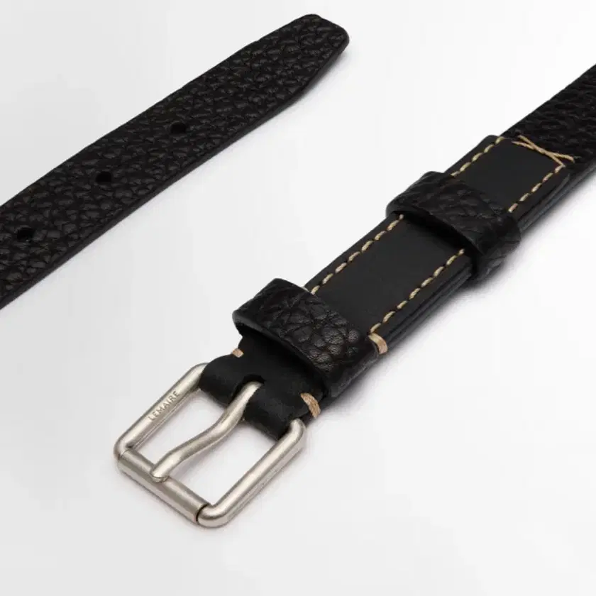 (85) Lemaire Revers Minimal Belt Grained Leather