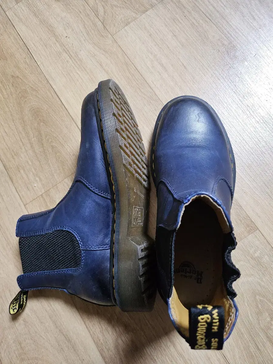 Dr. Martens Chelsea boots 235 navy