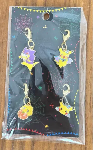 포켓몬 센터 한정판 할로윈 메탈 참 피카츄 덴츄라