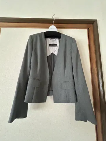 여성용 그레이 노카라 플레어 슬리브 자켓