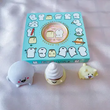문구와 함께 메달 캡슐 토이
