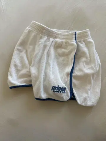 sporty&rich Prince 에디션 숏 팬츠