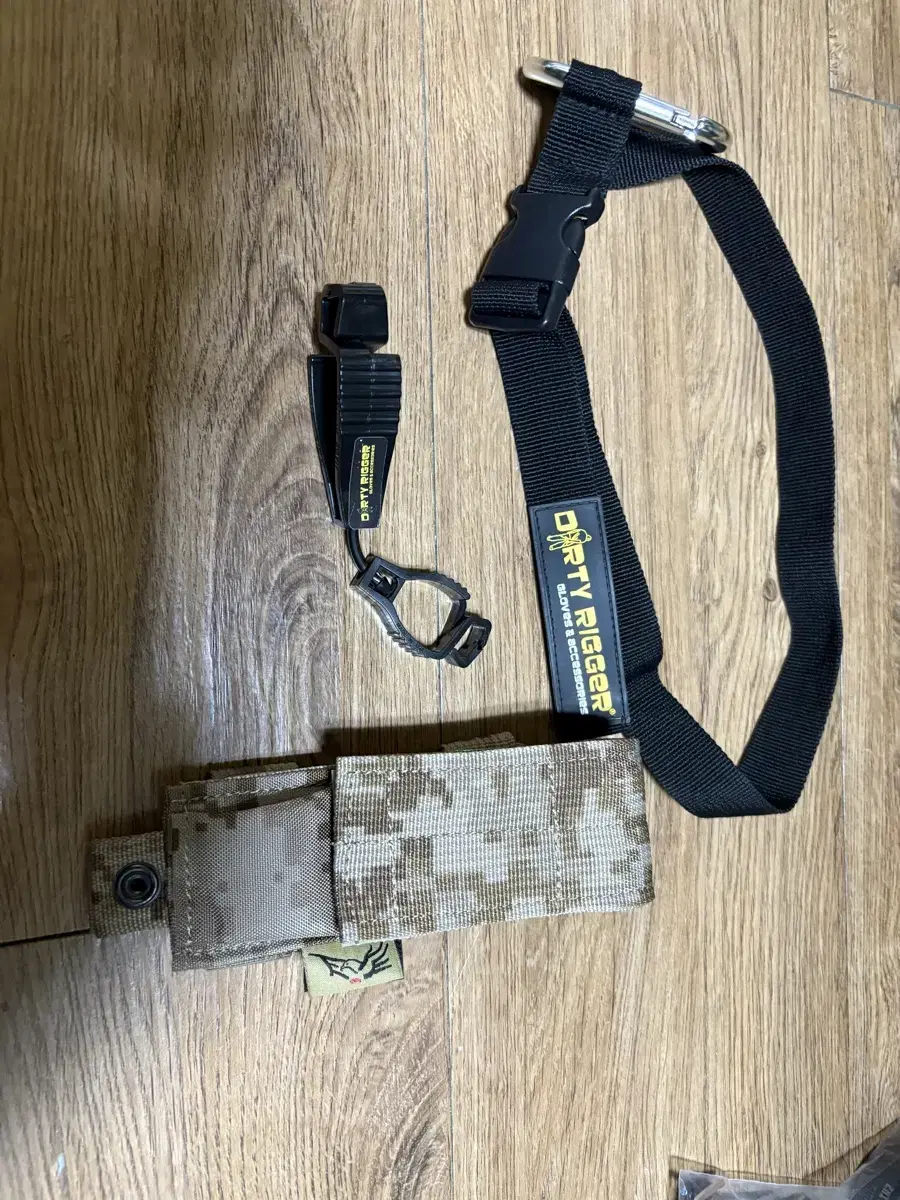 Dirty Rigger Tape/Glove Holder