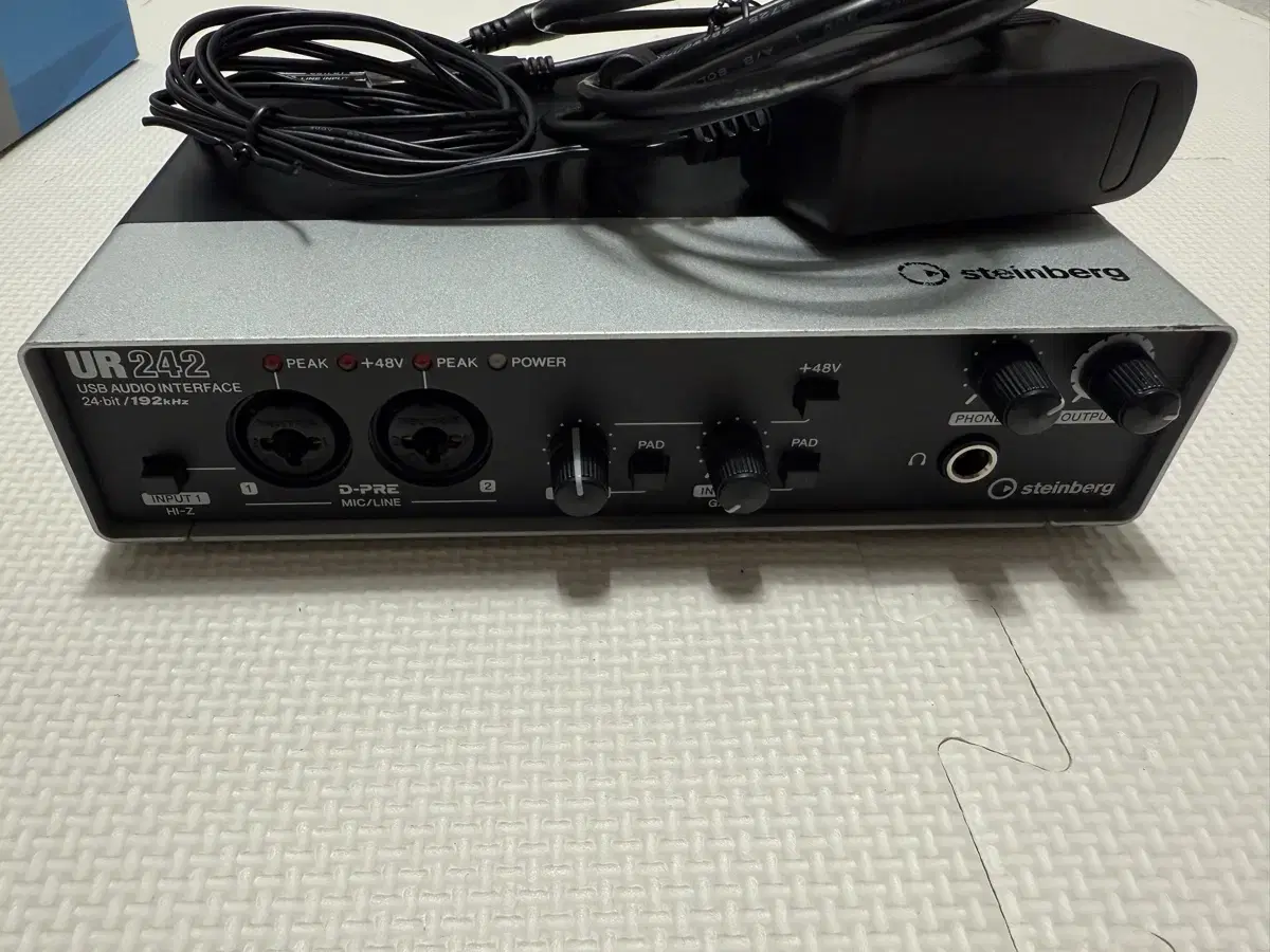 UR242 audio interface
